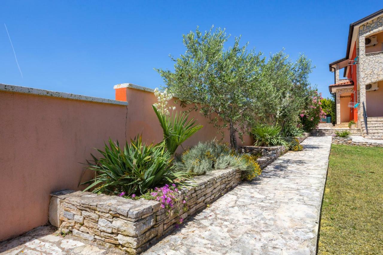 Villa Orange II Medulin Exterior photo