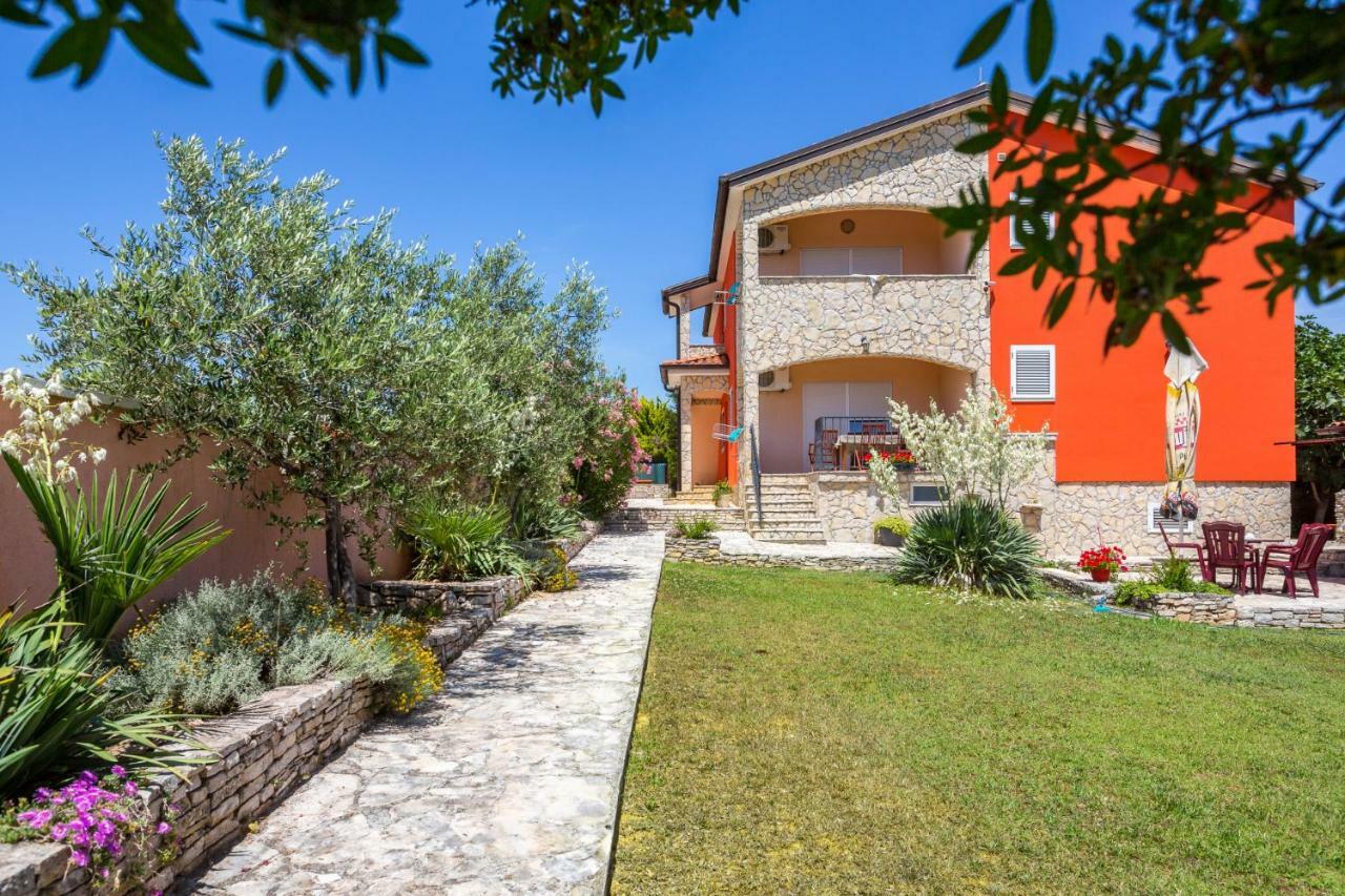 Villa Orange II Medulin Exterior photo
